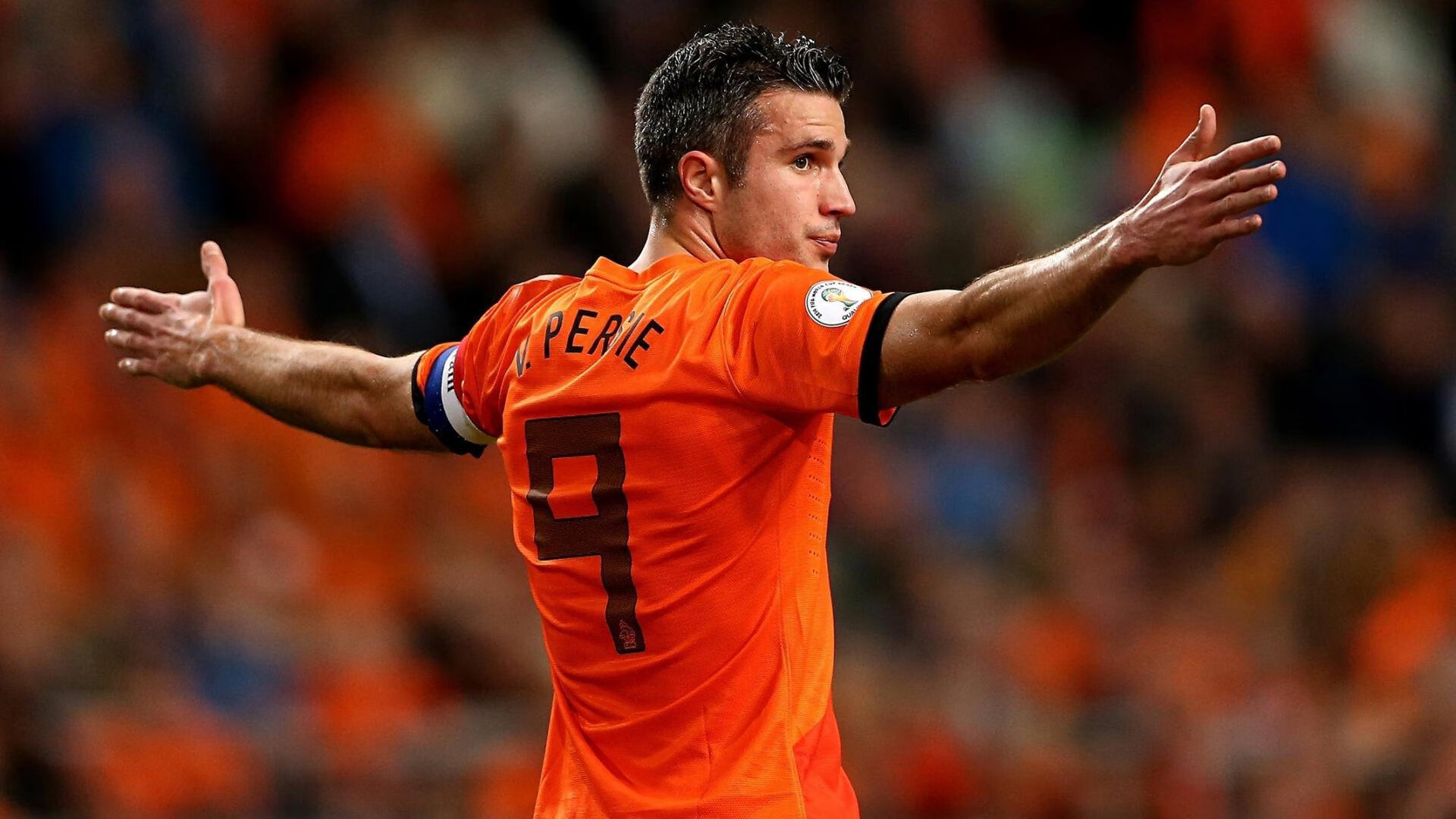 开云体育平台-列队致敬显气度，绿茵真情动人心，列队致敬显气度，绿茵真情动人心